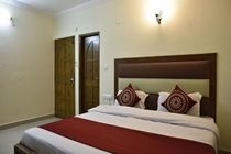 Oyo 10229 Crystal Hotel