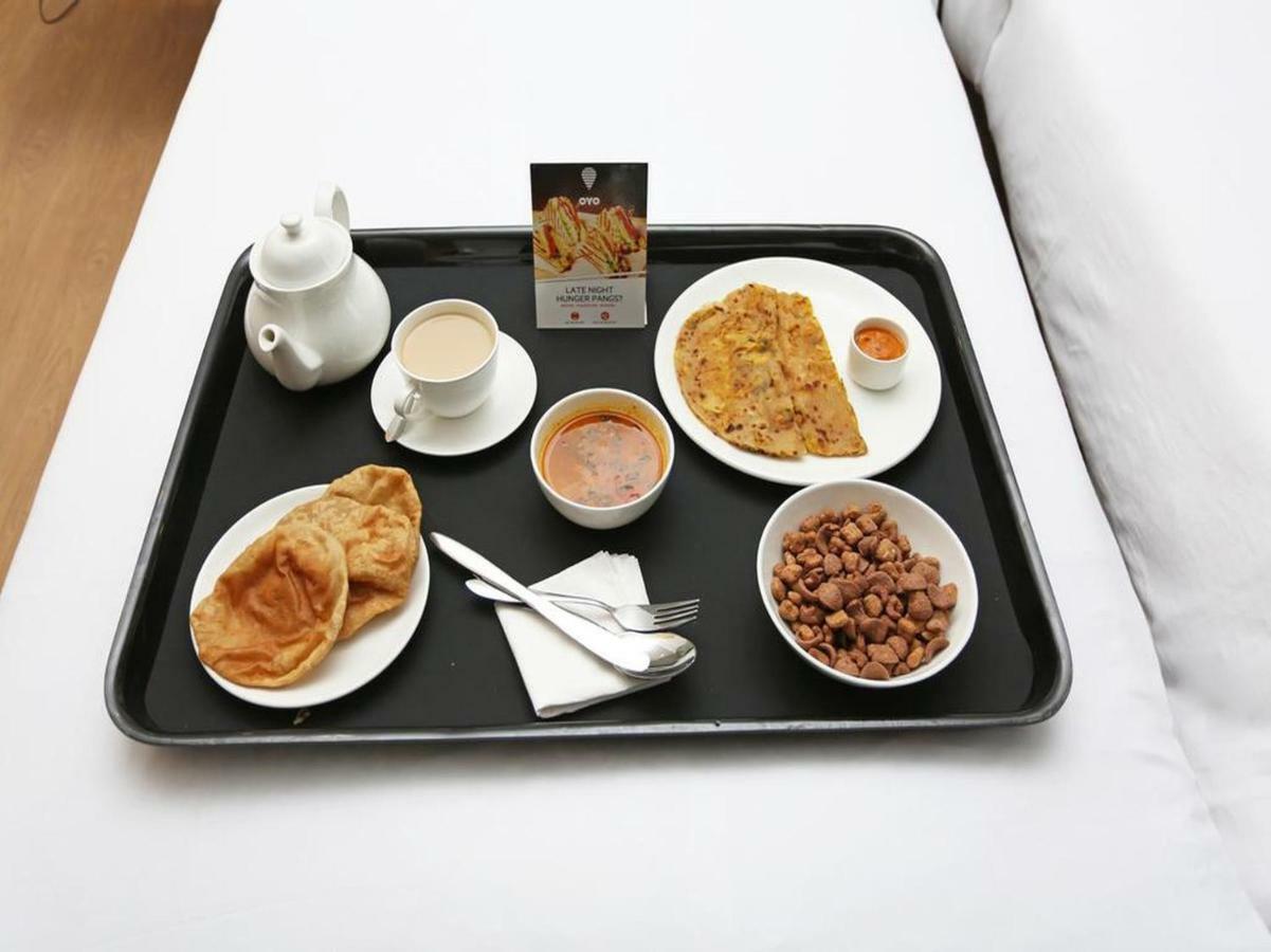 Oyo 10229 Crystal Hotel 3*